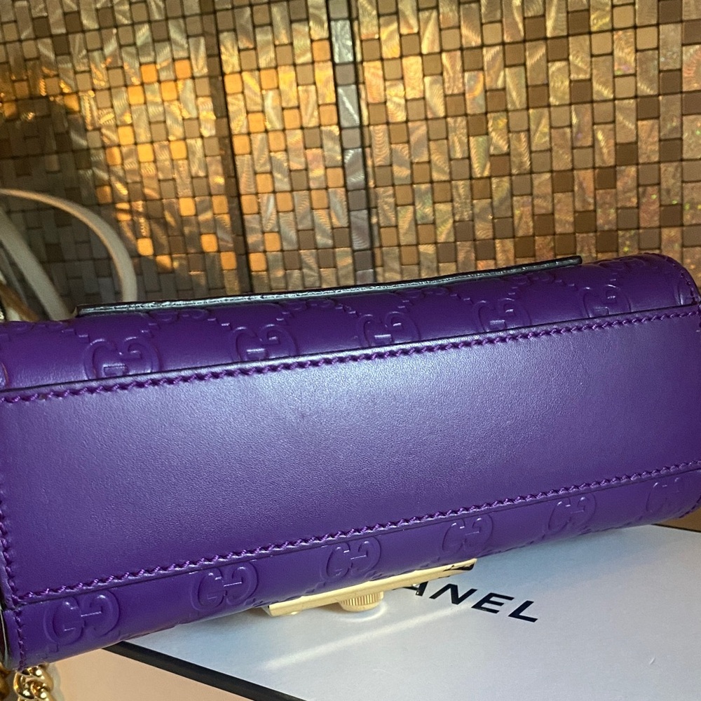 Gucci Purple Guccissima Crossbody Bag with Gold Accents - Picture 4 of 7